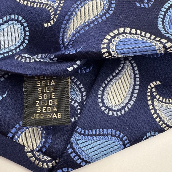 MG Made in Italy Blue Paisley Silk Neck Tie EUC - Picture 4 of 4